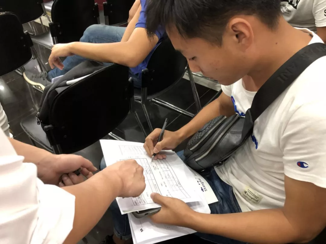 【快讯】上海产权拍卖有限公司第四批国企车改拍卖会侧记